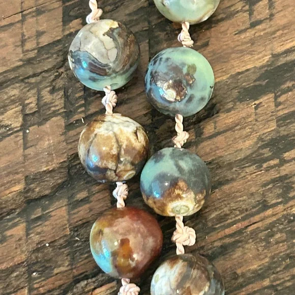 Hand Knotted Agate Necklace - Picture 1 of 5